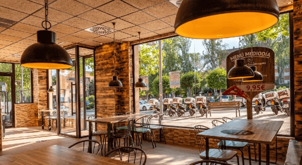Pizzerías Carlos desembarca en Granada con una nueva franquicia