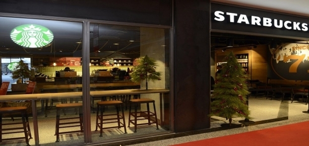 La alegría de la Navidad llega a Starbucks con su nueva apertura en Marbella